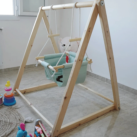 أرجوحة فاخرة مصنوعة من خشب