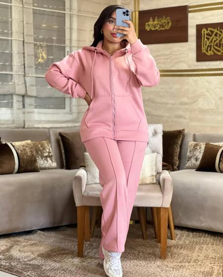 أنصومبل رياضي أنيق مكوّن من قطعتين