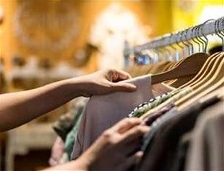 الملابس والأزياء