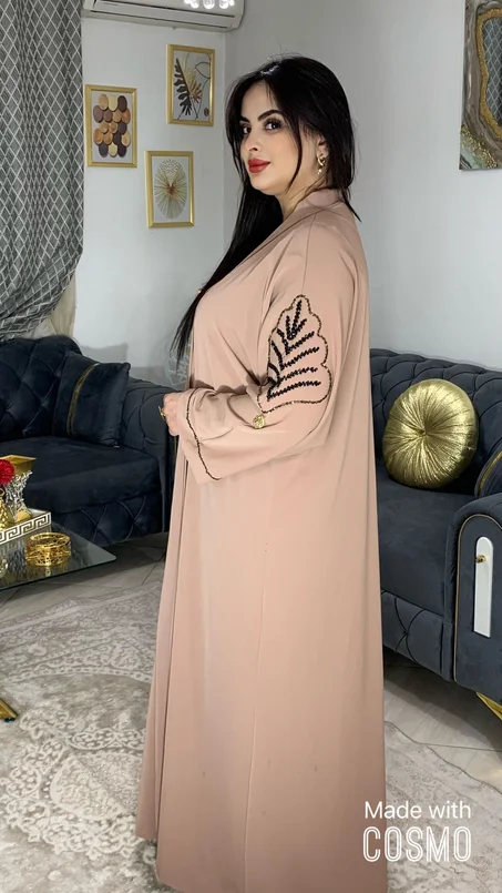 عبائة أنيقة جدا