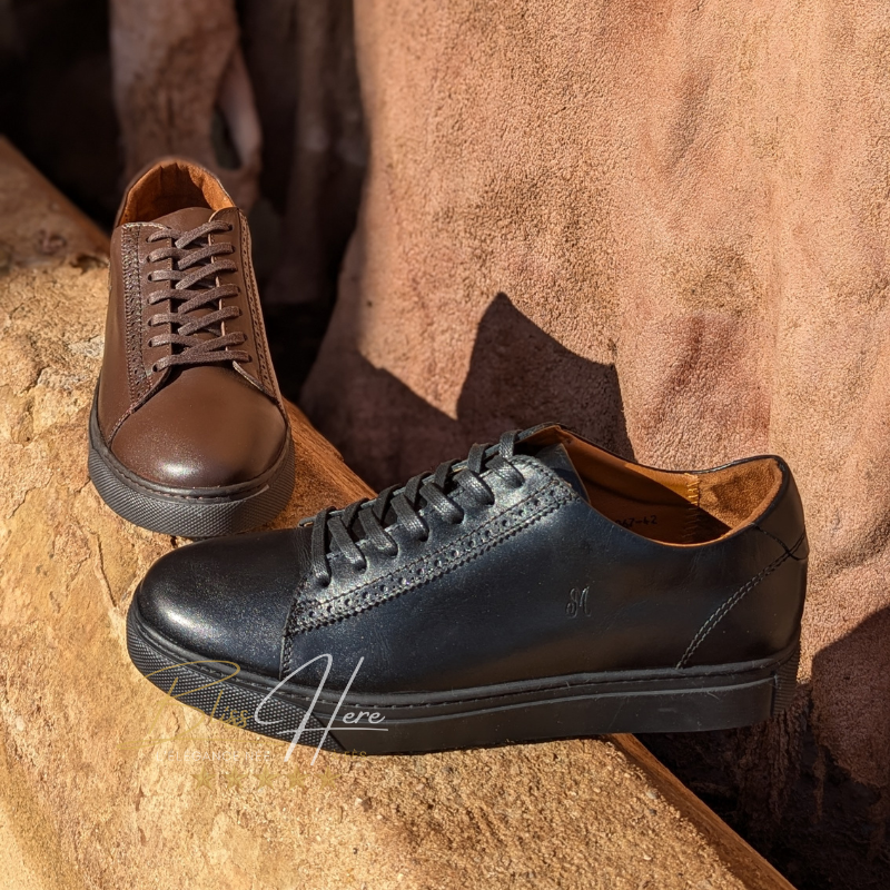 Sneakers en Cuir Noir Élegant