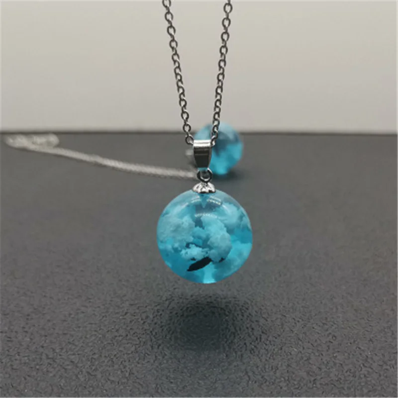 Collier ciel blue lumineux