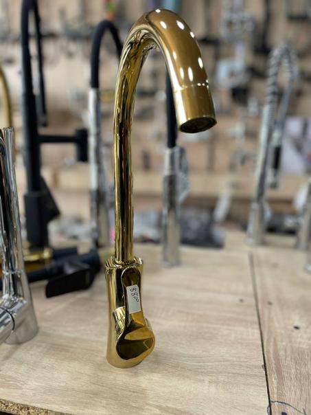 حنفية حوض المطبخ