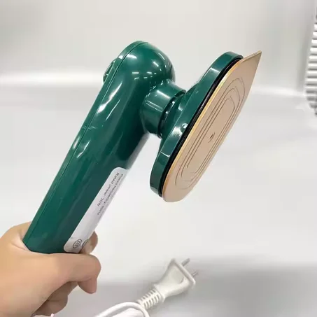 iron مكواة بخار صغيرة