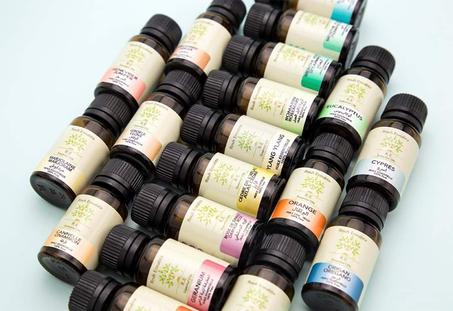 الزيوت الأساسية العطرية