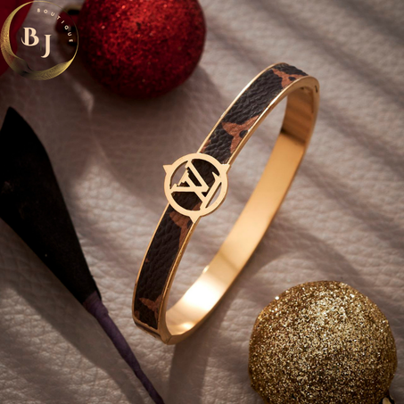 براصلي أنيق و رآآقي جدا+ عالي الجودة بألوان و أشكال مختلفة