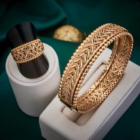 الجديييد 🔥طقم راقي و انيق مكون من قطعتين  🔥🔥 بالطاابع