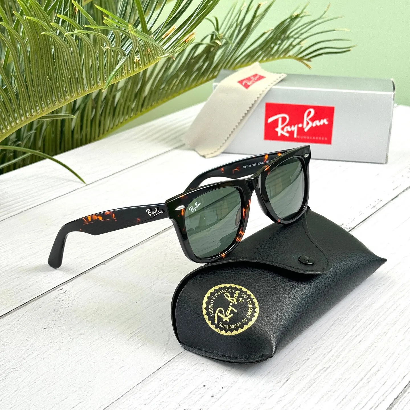 RAY-BAN WAYFARER TIGER
