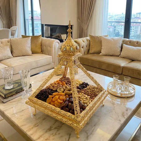 طبق النحاس الملكي