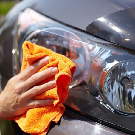 تنظيف السيارة