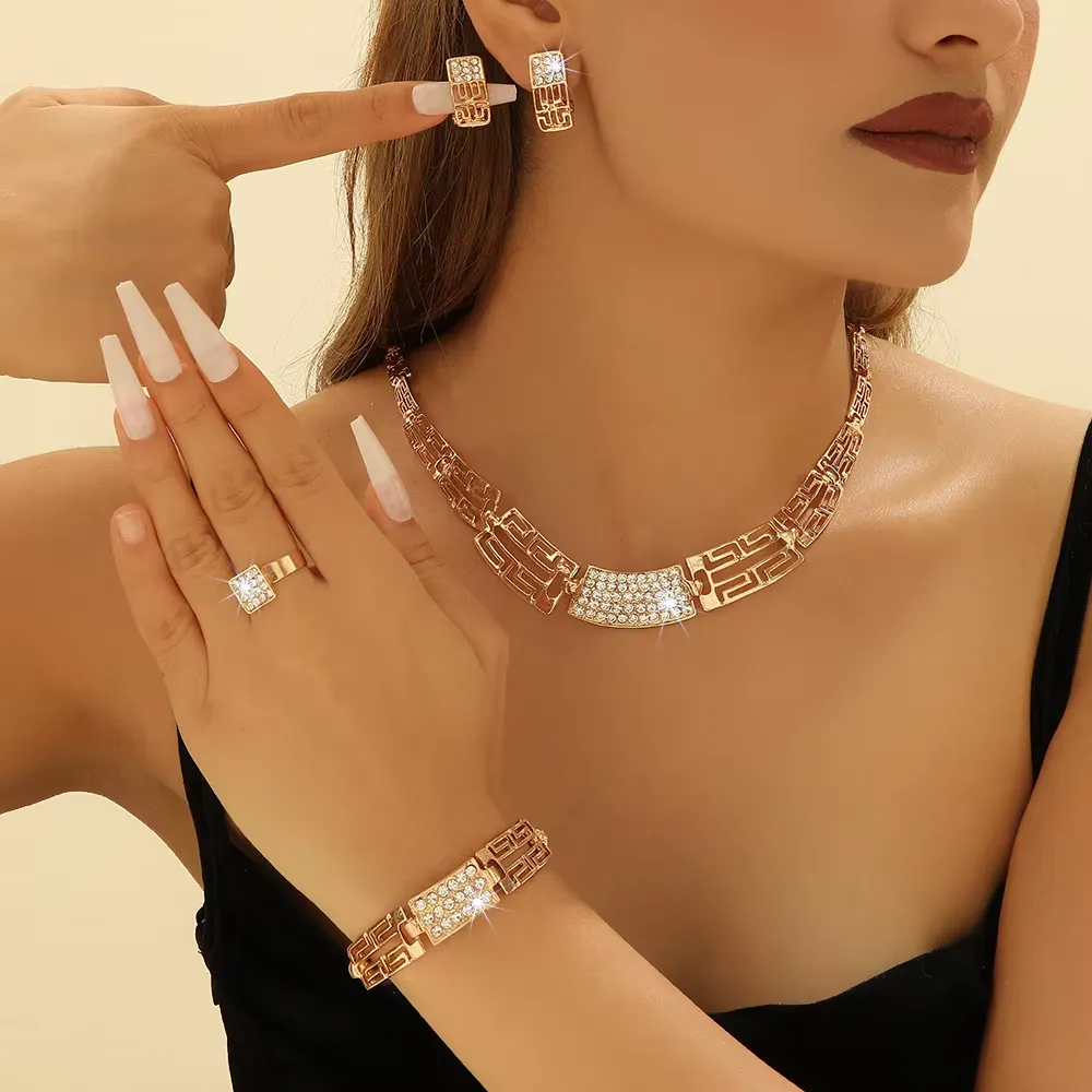 ✨ طقم مجوهرات فاخر 4 قطع بتصميم راقٍ ✨