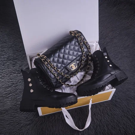 مجموعة راقية مكوّنة من   قطع متناسقة