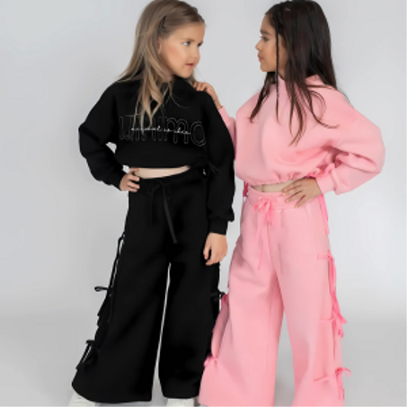 ملابس البنات