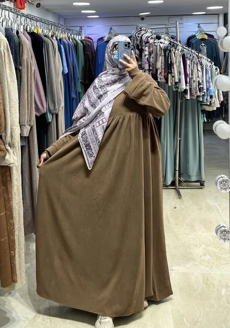 فستان زهراء بالمعصم