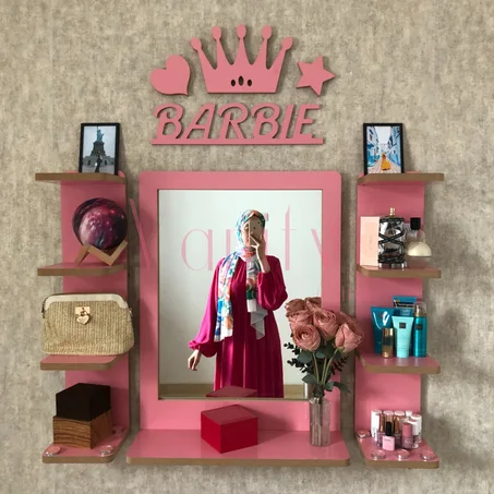 طاولة هوليوود الانيقة باسمك الخاص Barbie style