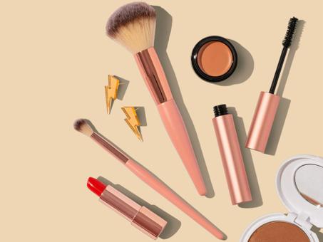 ملابس وجمال