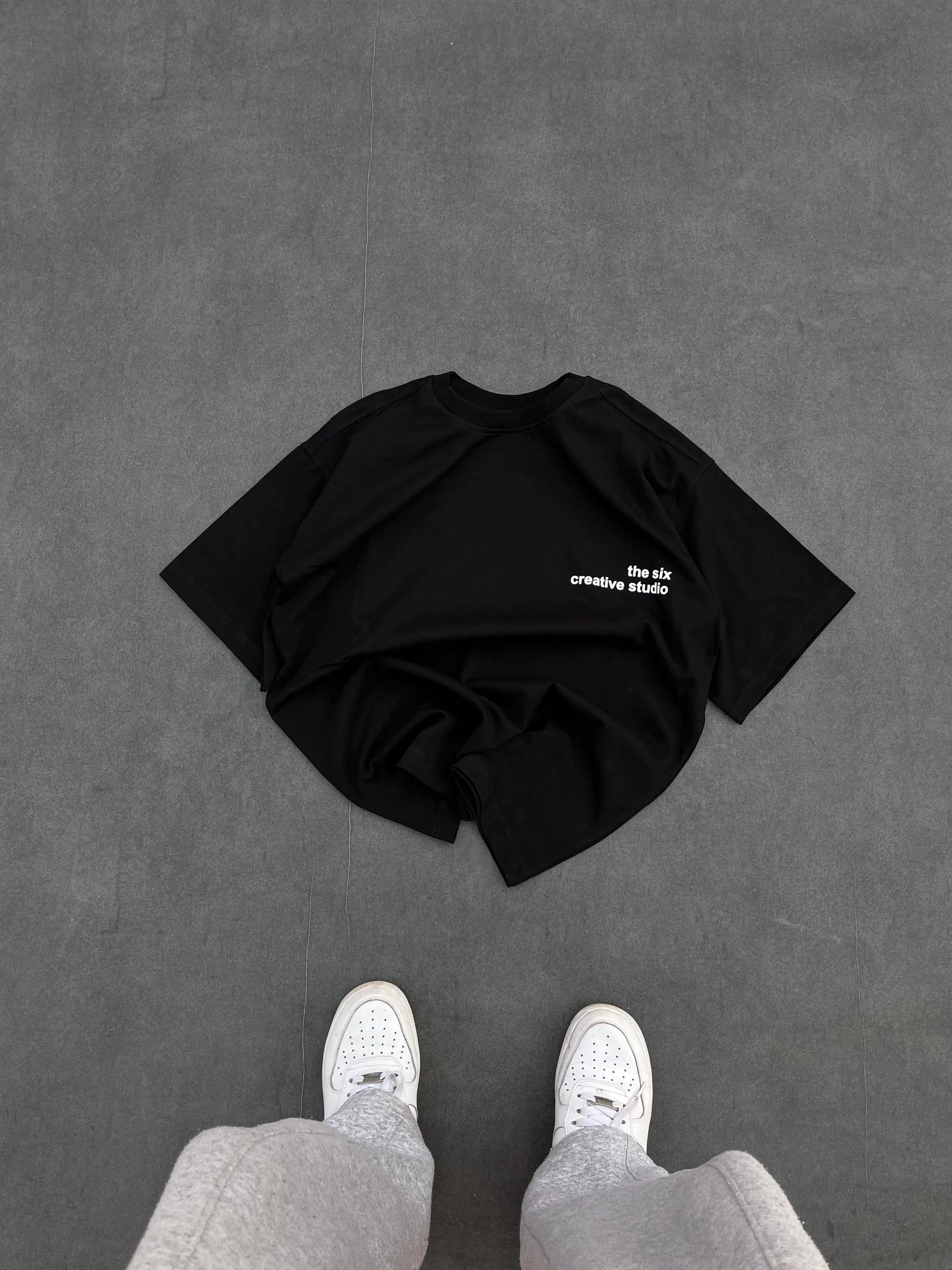 BOUNDLESS ART Black  Oversized Tee
