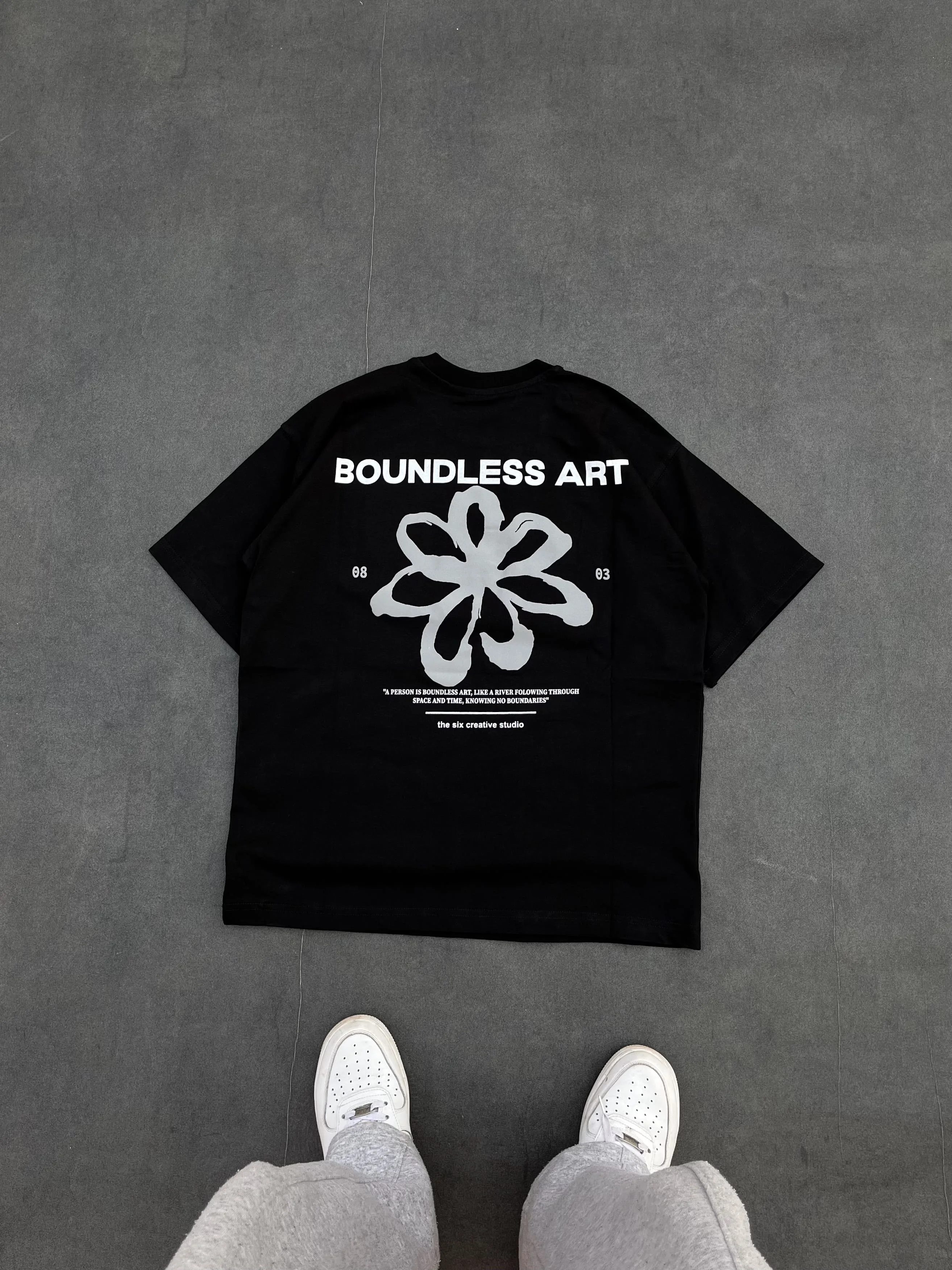 BOUNDLESS ART Black  Oversized Tee