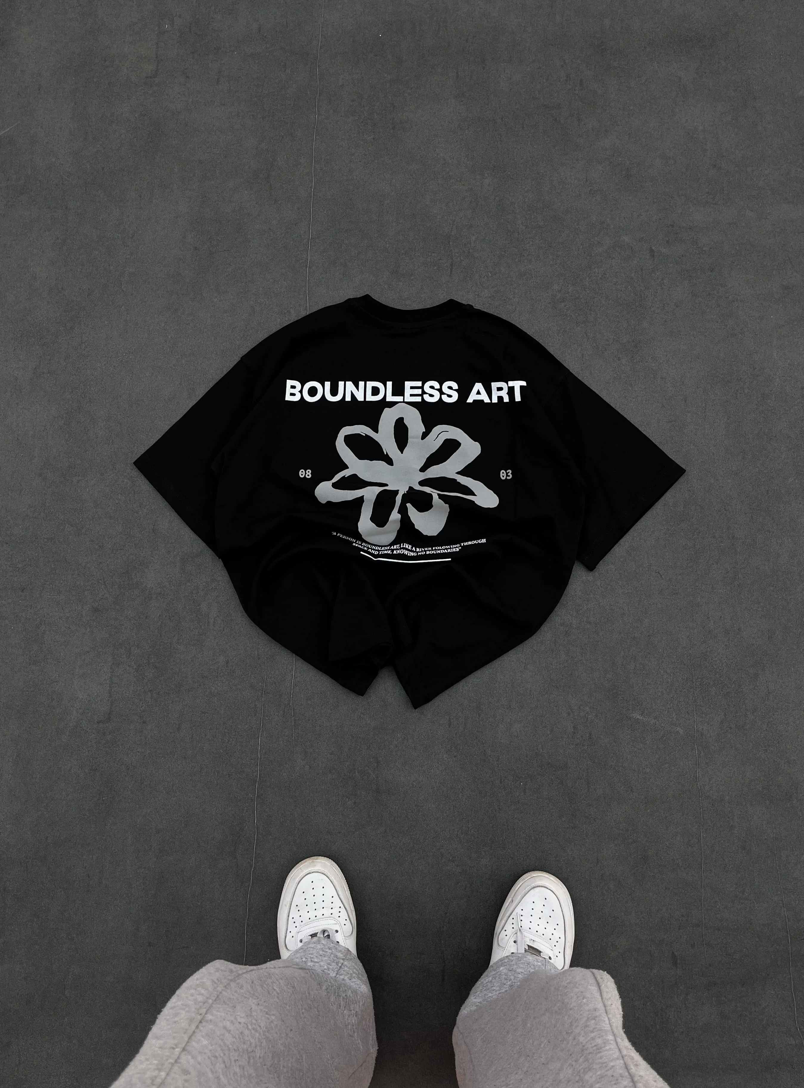BOUNDLESS ART Black  Oversized Tee