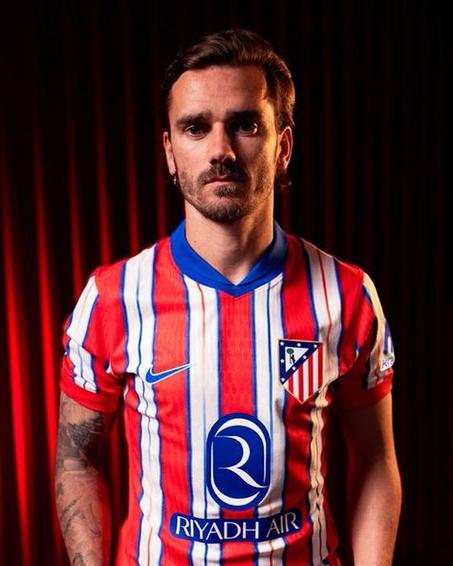 Atletico madrid home kit 2025