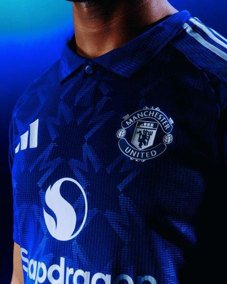 Manchester united away kit 2025