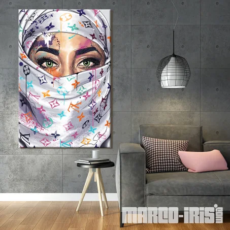LV VEILED GIRL