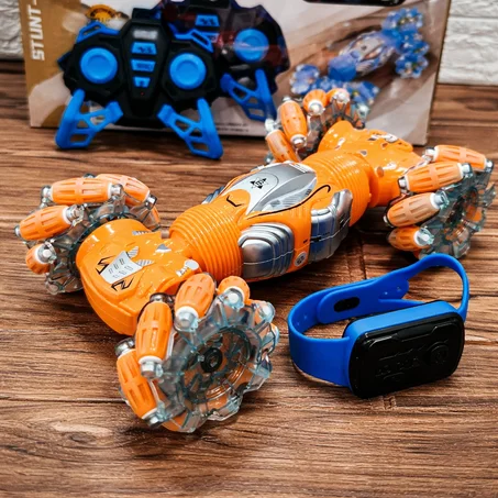 🚗✨ سيارة الدوّارة بجهاز التحكم عن بعد أو ساعة اليد