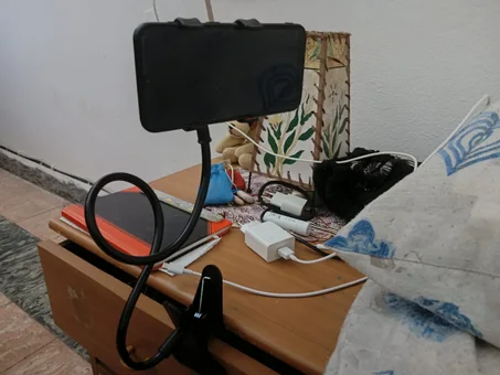 حامل هاتف للطاولة