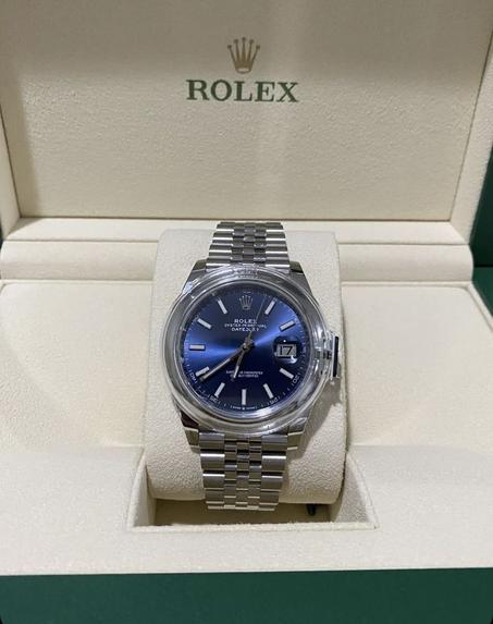 Rolex Datejust 41 – Blue Dial, Fluted Bezel, Jubilee Bracelet