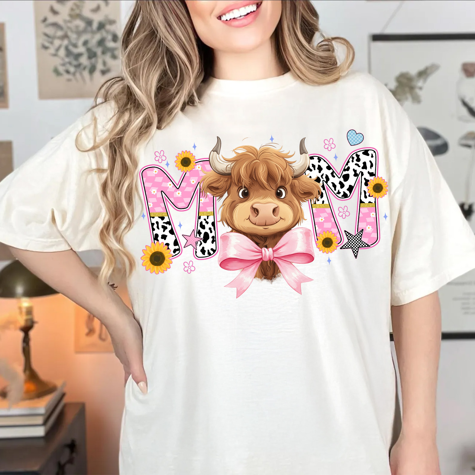 Mom Cow Coquette T-Shirt – Highland Cow Mom Design, Cute Farm Animal Graphic Tee, Country Mama Shirt