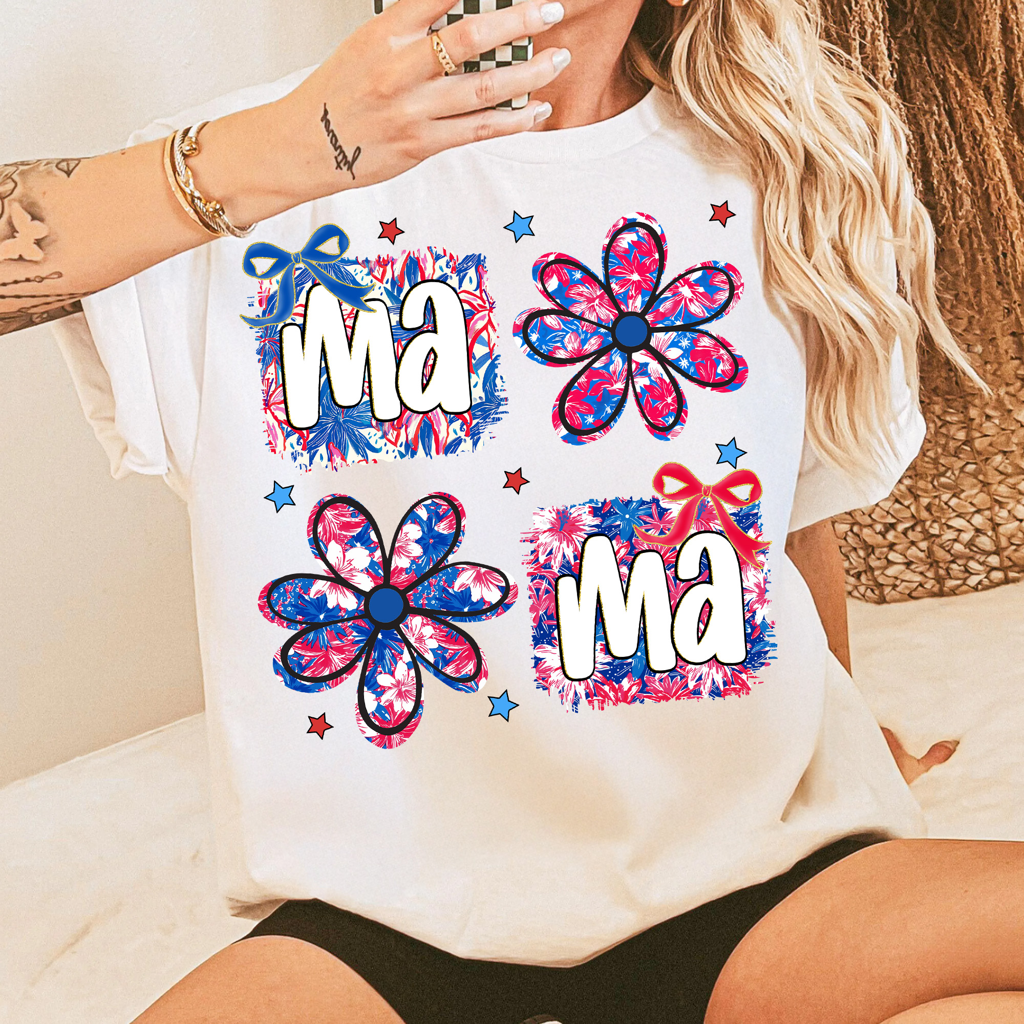 4th of July Mama Floral T-Shirt – Patriotic American Mama Tee, Red White Blue USA Shirt for Moms, July 4th Family Outfit