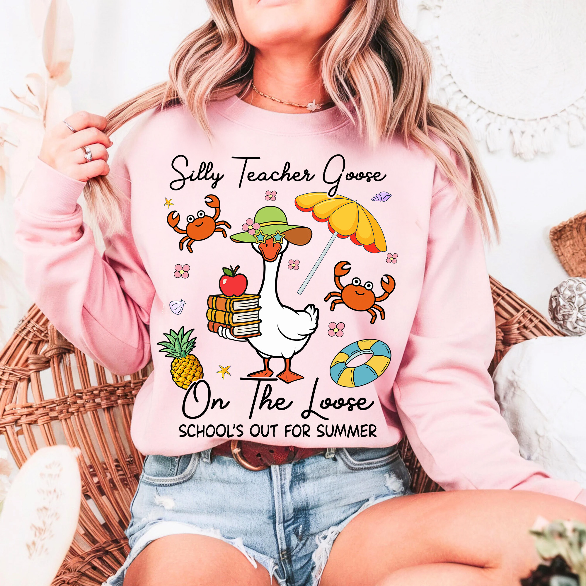 Silly Teacher Goose On The Loose Shirt – Funny Summer Teacher T-Shirt, Graduation Gift, Teacher Appreciation Tee