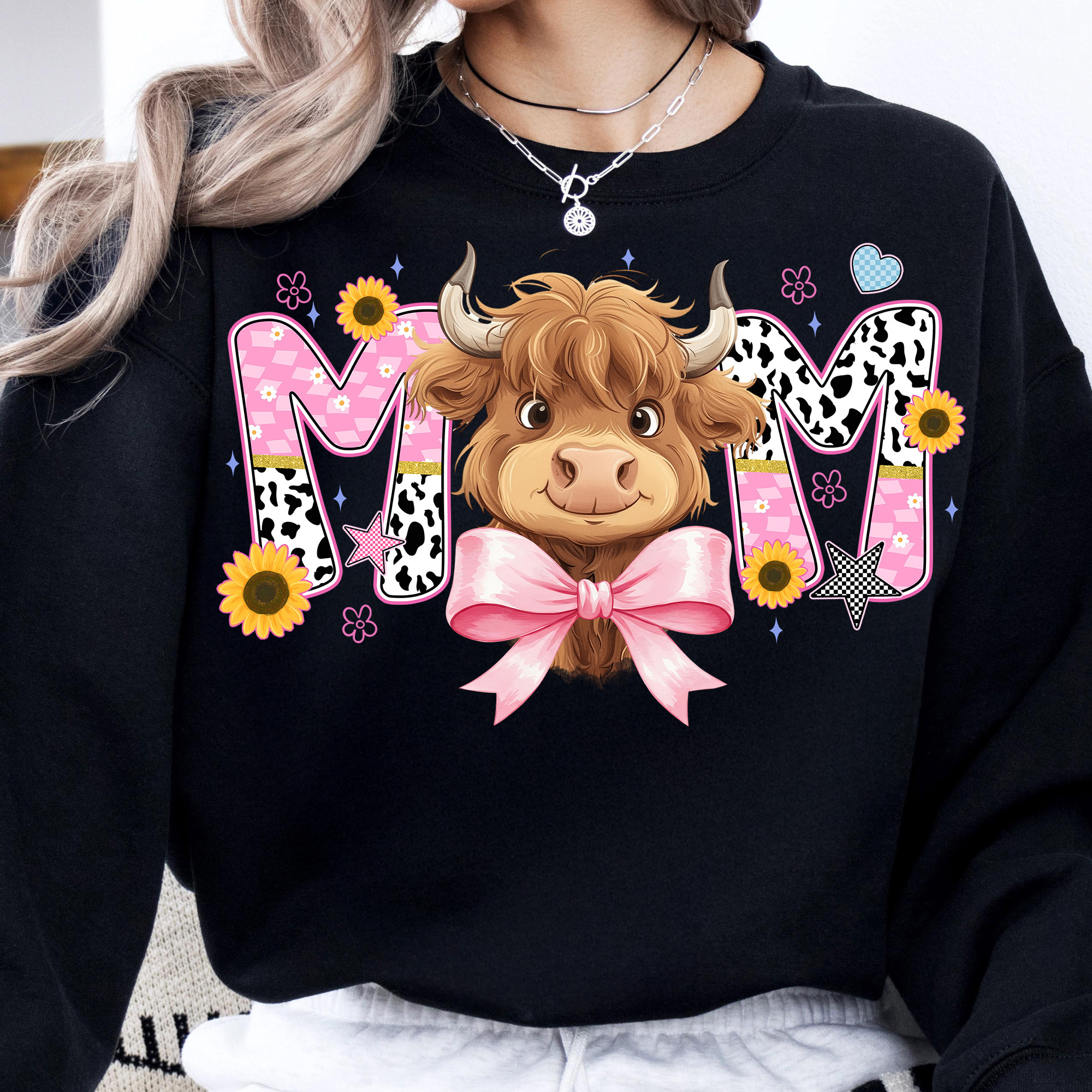 Mom Cow Coquette T-Shirt – Highland Cow Mom Design, Cute Farm Animal Graphic Tee, Country Mama Shirt