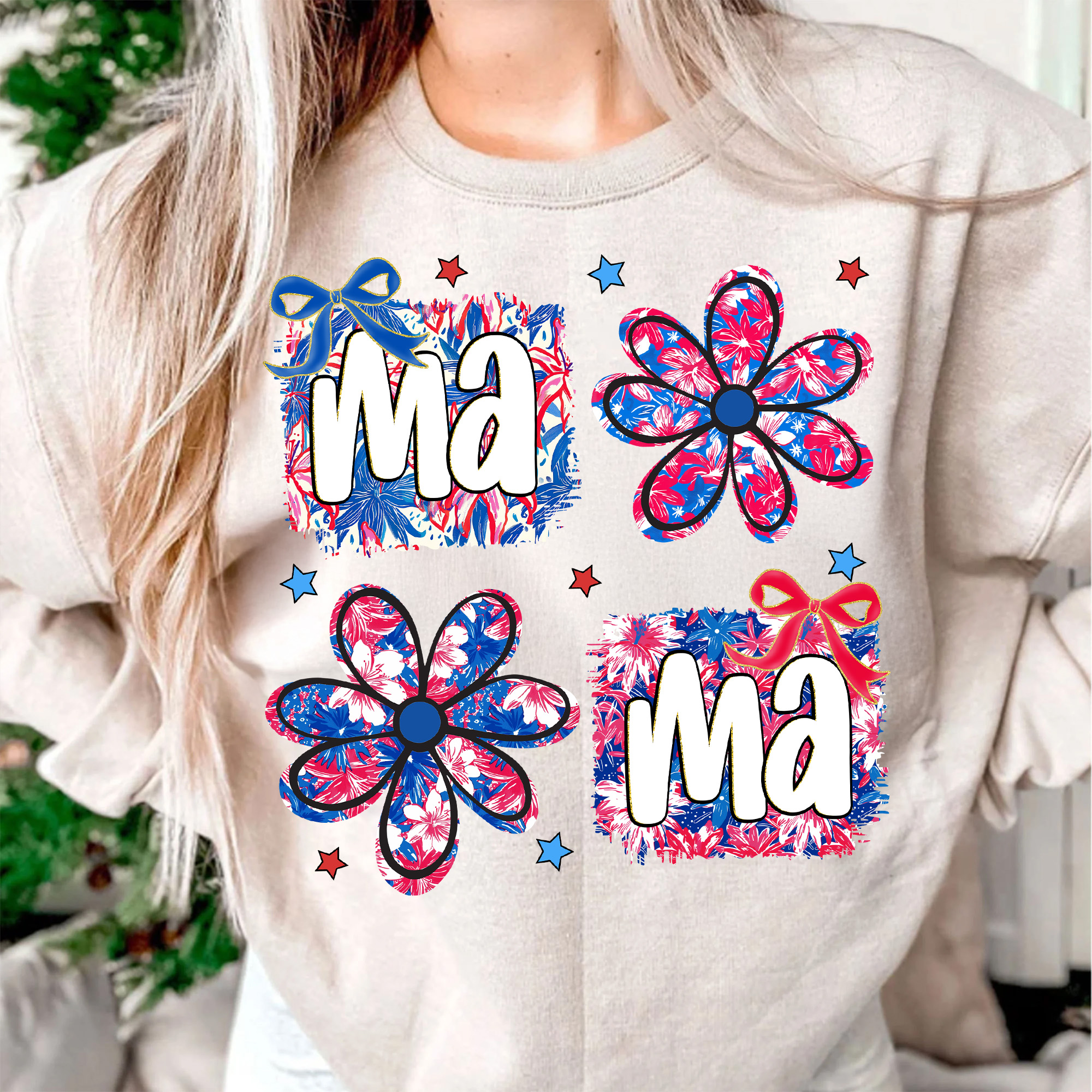 4th of July Mama Floral T-Shirt – Patriotic American Mama Tee, Red White Blue USA Shirt for Moms, July 4th Family Outfit