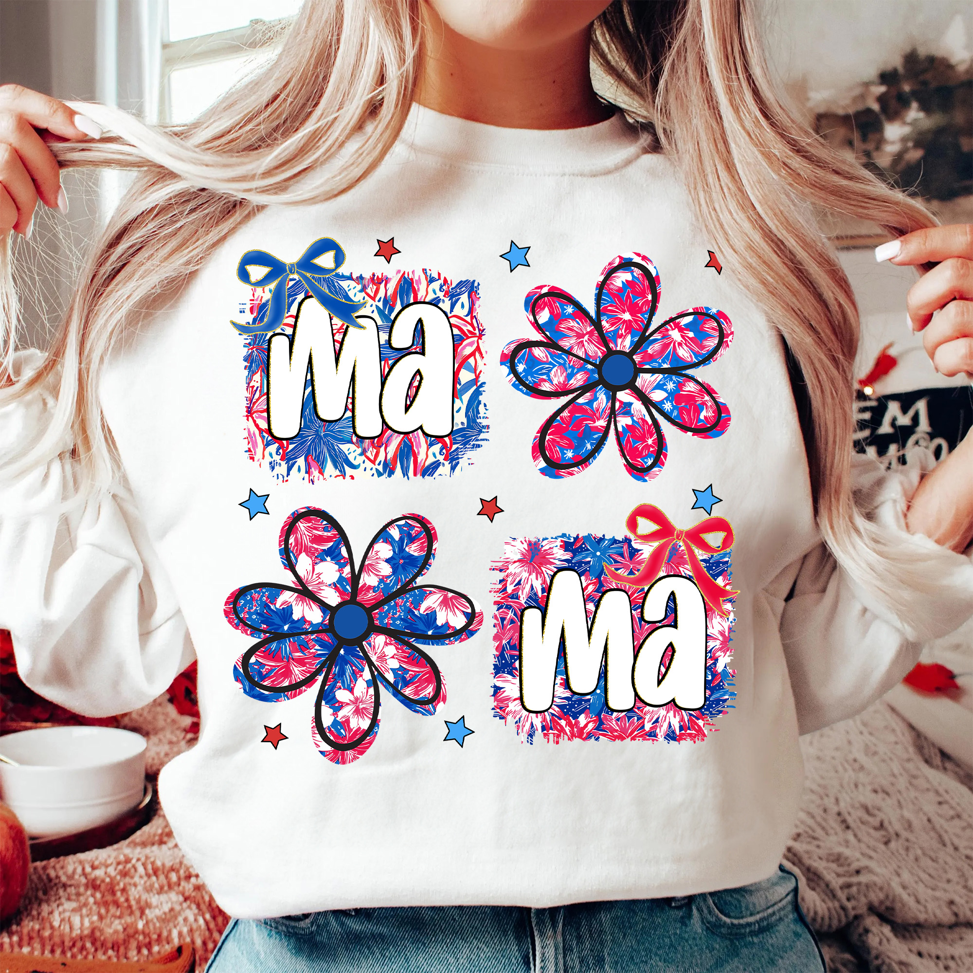 4th of July Mama Floral T-Shirt – Patriotic American Mama Tee, Red White Blue USA Shirt for Moms, July 4th Family Outfit