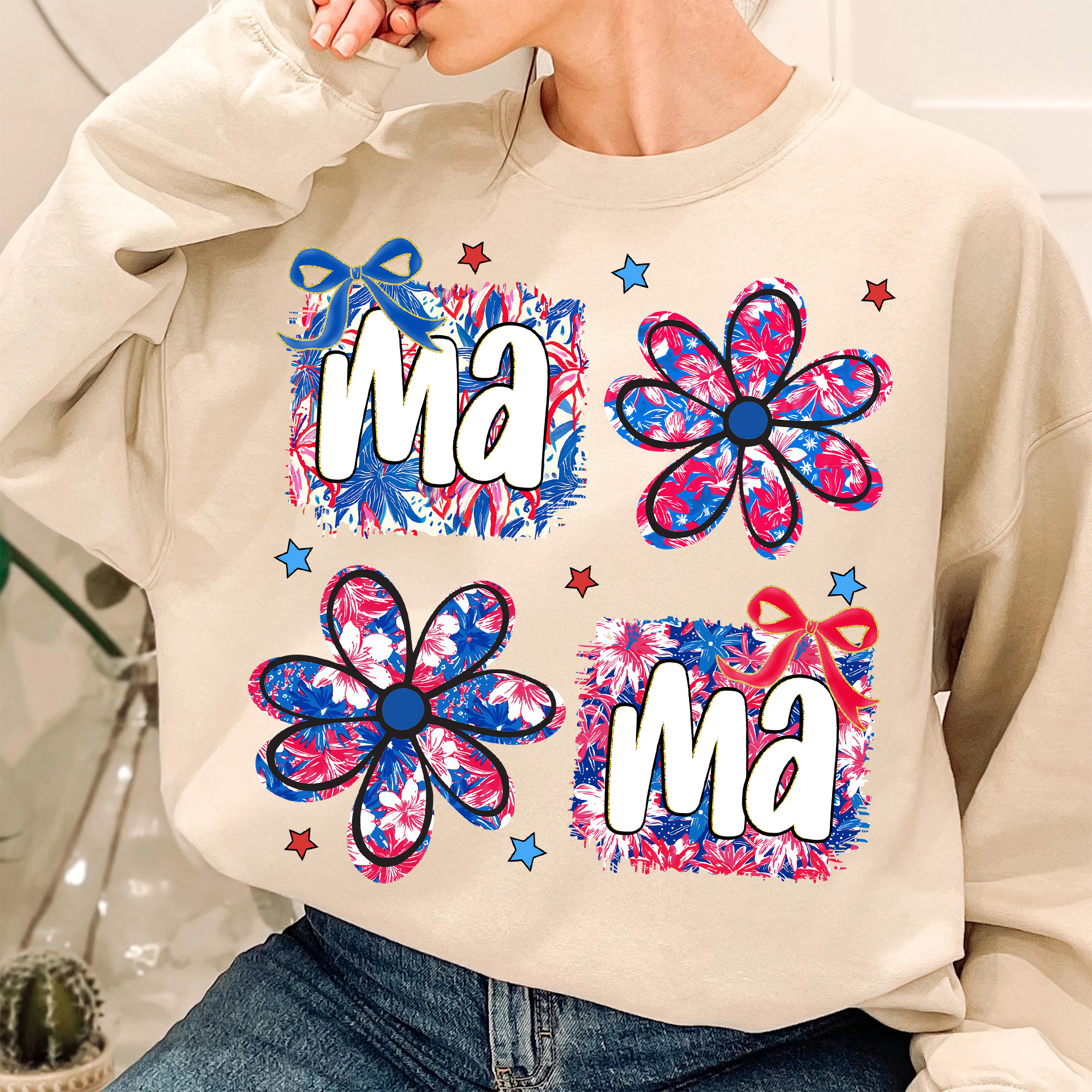 4th of July Mama Floral T-Shirt – Patriotic American Mama Tee, Red White Blue USA Shirt for Moms, July 4th Family Outfit