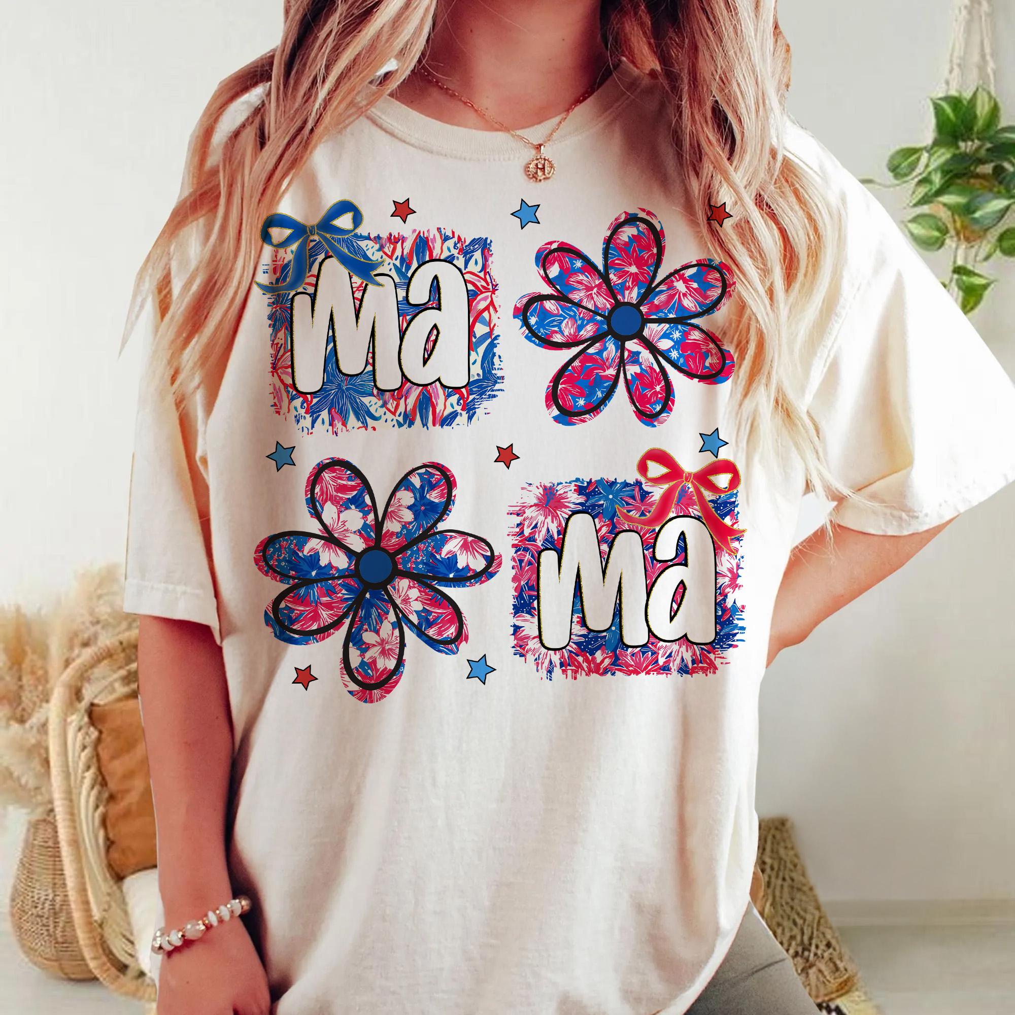 4th of July Mama Floral T-Shirt – Patriotic American Mama Tee, Red White Blue USA Shirt for Moms, July 4th Family Outfit