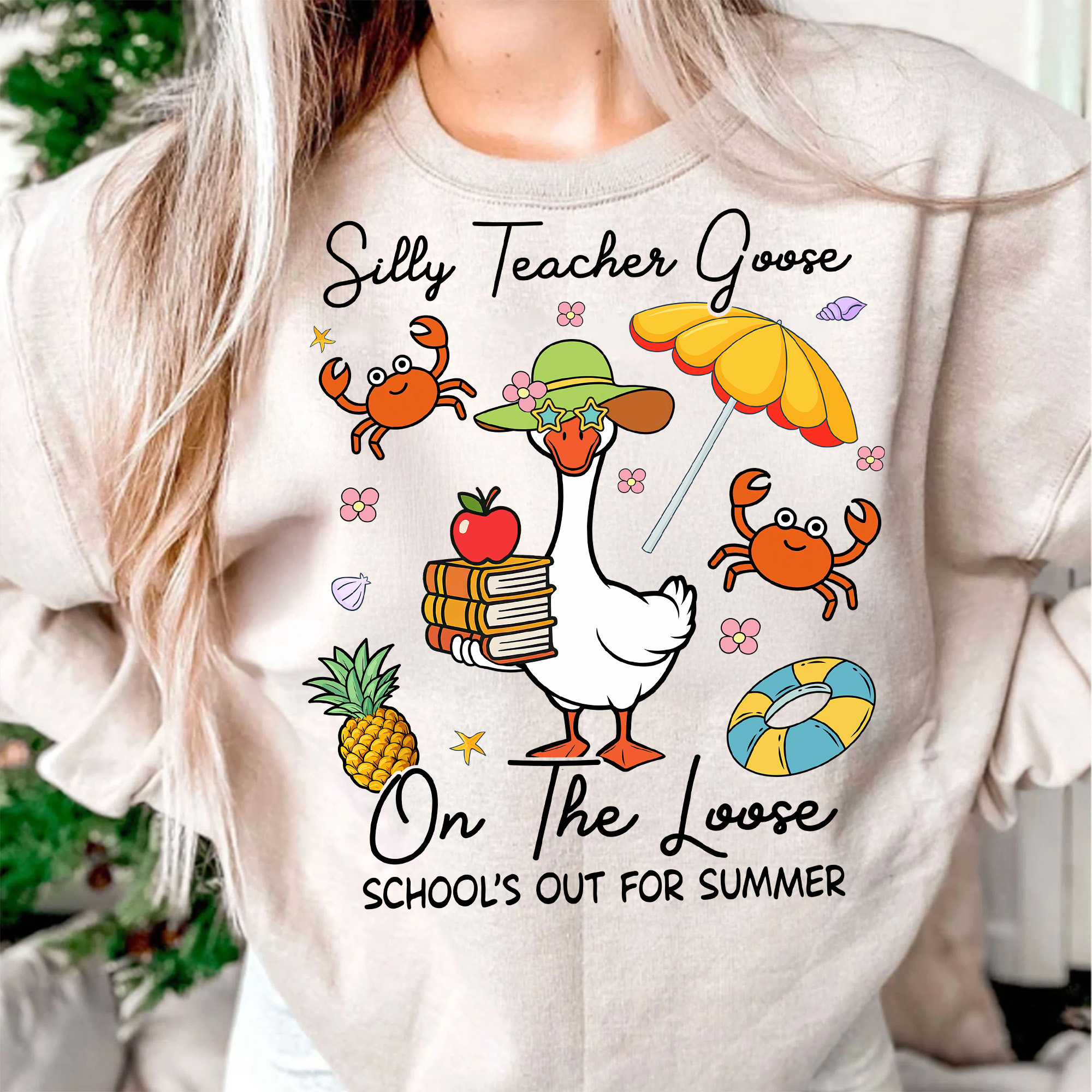 Silly Teacher Goose On The Loose Shirt – Funny Summer Teacher T-Shirt, Graduation Gift, Teacher Appreciation Tee