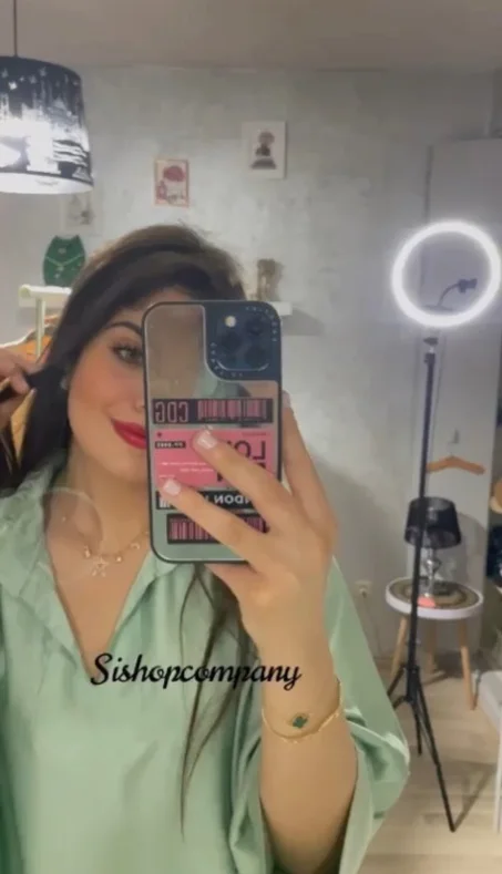 Chemise robe en satin en vert eau