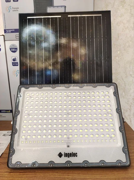 Projecteur solaire ingelec   بروجكتور الطاقة الشمسية أنجيليك ⭐️⭐️⭐️⭐️⭐️