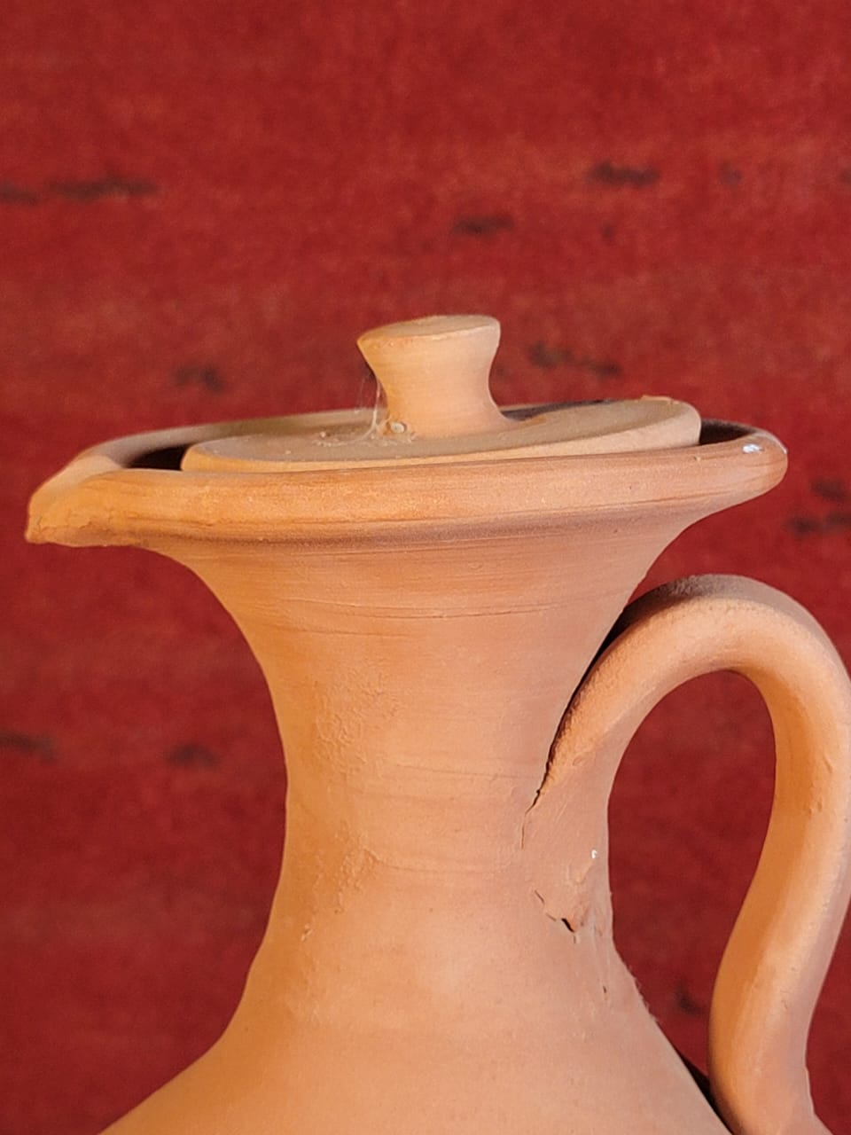 Cruche Traditionnelle en Terre Cuite avec Couvercle