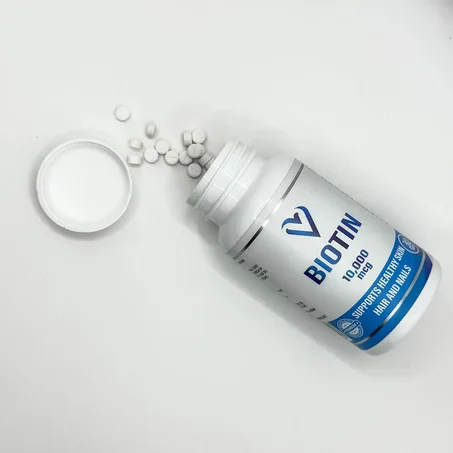 مكمل البيوتين لنمو الشعر