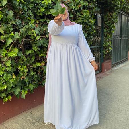 اجذبي الأنظار بفستان الفراشة الساحرة