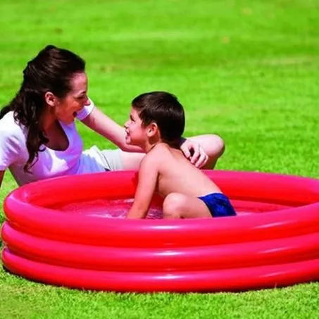 مسابح بلاستيكية