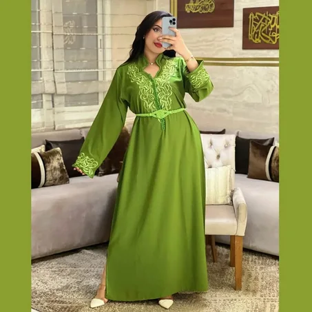 قفطان بالطرز الرباطي والمجدول ثوب كريب روزا