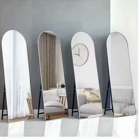 مرآة نصف دائرية