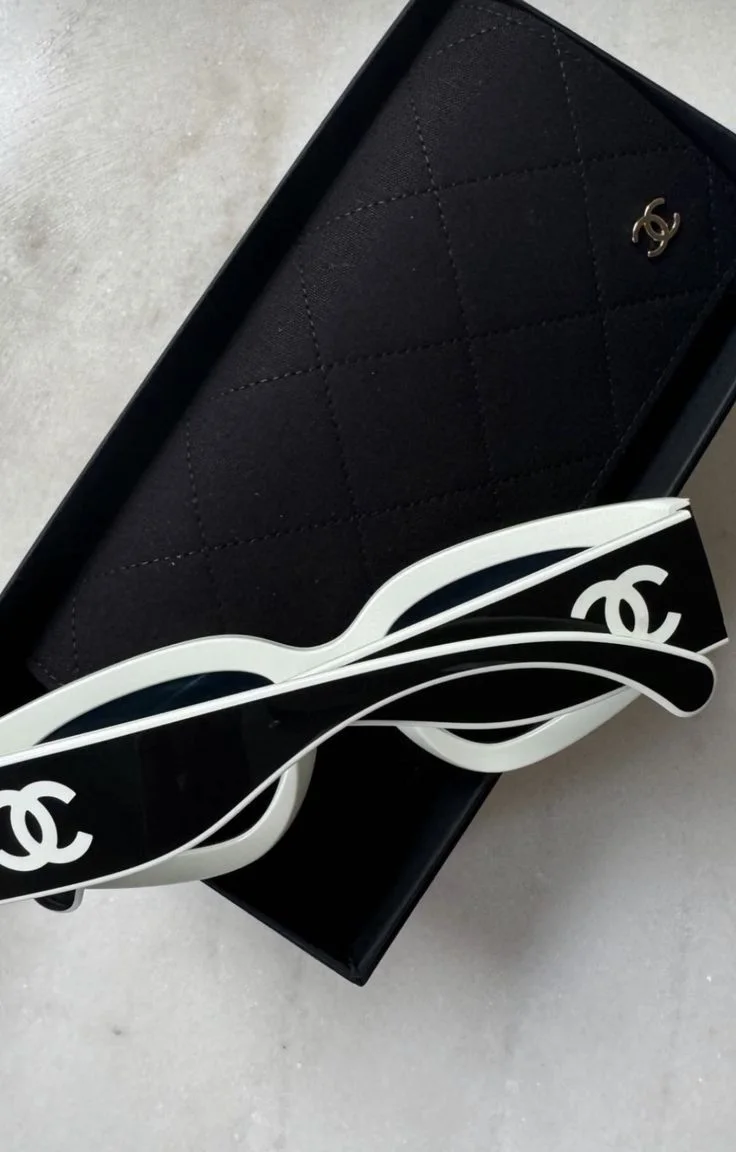 Lunettes Chanel Iconic Contrast  Noir