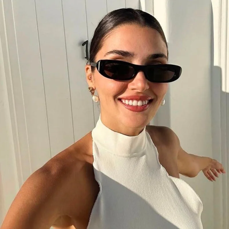 Saint Laurent Noir Intense – Lunettes de Soleil Ovales Vintage
