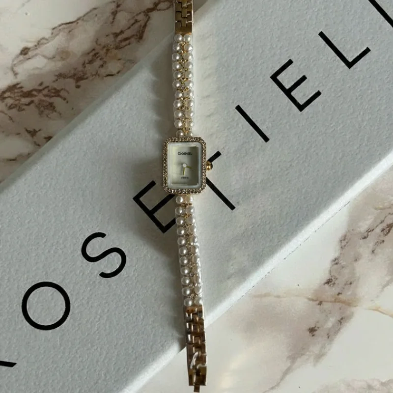 CHANEL  Élégance Perle Dorée