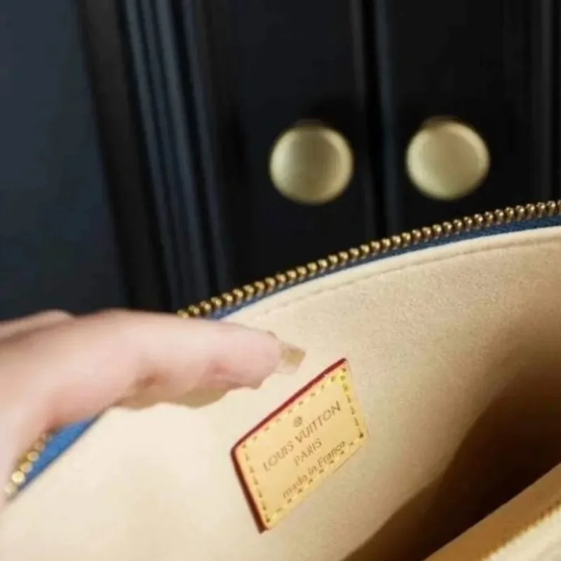 Sac Louis Vuitton en Denim Monogram Bleu – Élégance Intemporelle & Style Tendance